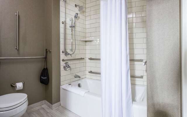 DoubleTree by Hilton Boston - Andover
