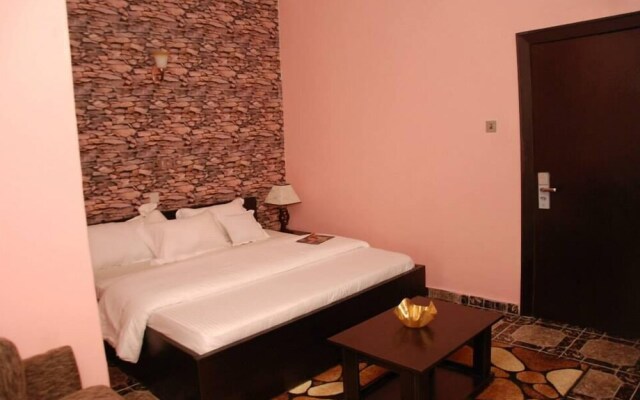 Eskimo suites