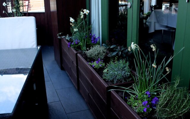 Smiths Hotel