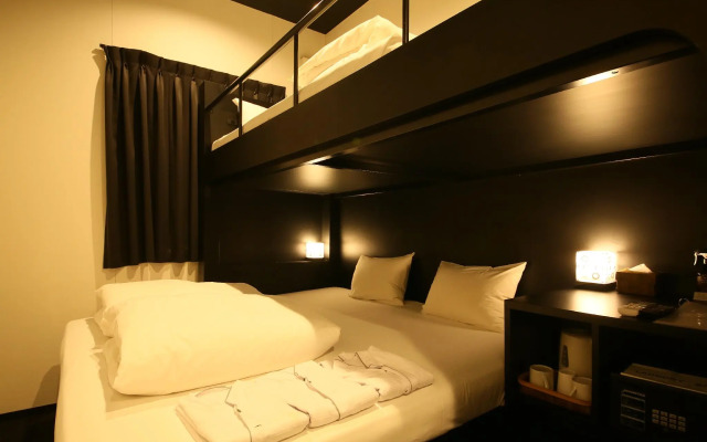 HOTEL TRAD Replay