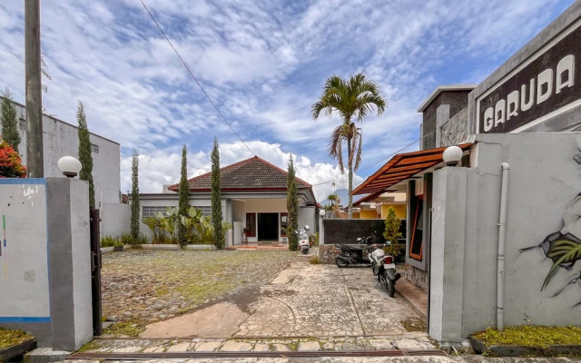 RedDoorz at Penginapan Garuda Batu