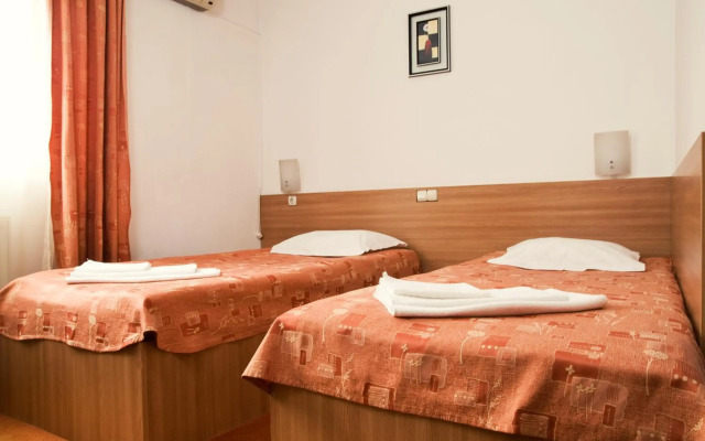 Hotel Est