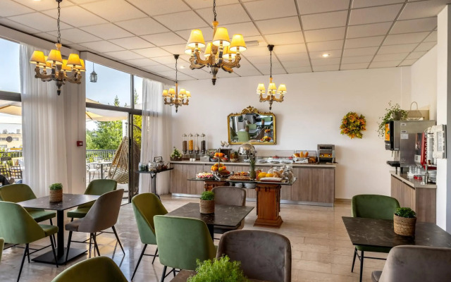 Stephanos Hotel Apts