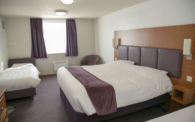 OYO Bluemont Hotel