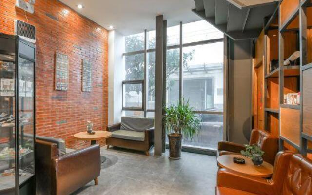 James Joyce Coffetel Hefei South High Speed Railway Station