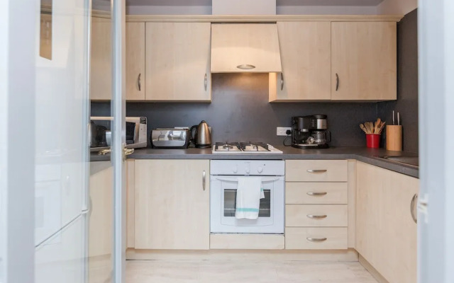 Hoxton 2 Bed Apartment by BaseToGo