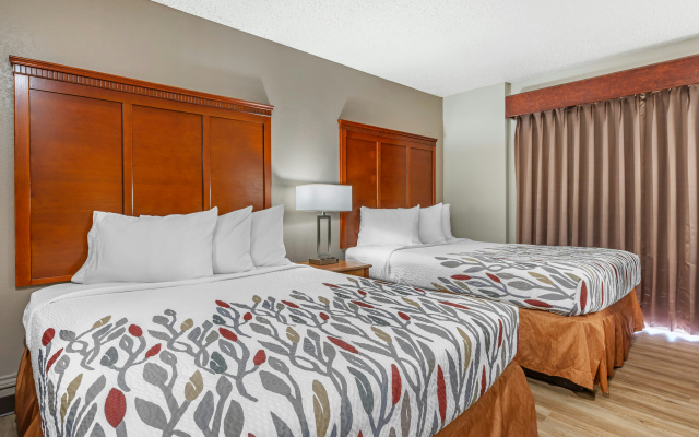 Red Roof Inn & Suites Sulphur Springs
