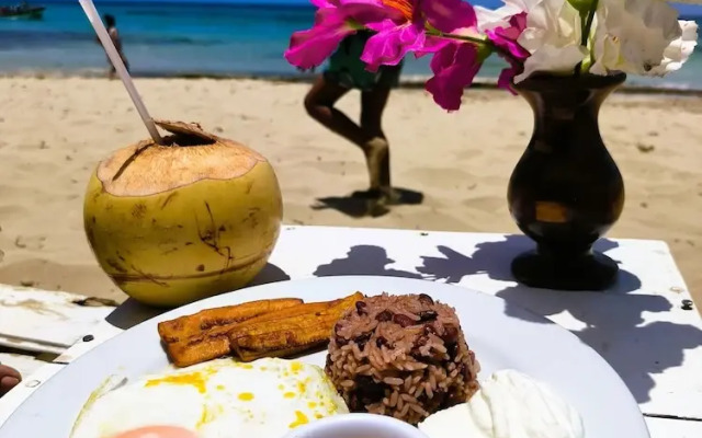 Paraiso Beach Hotel