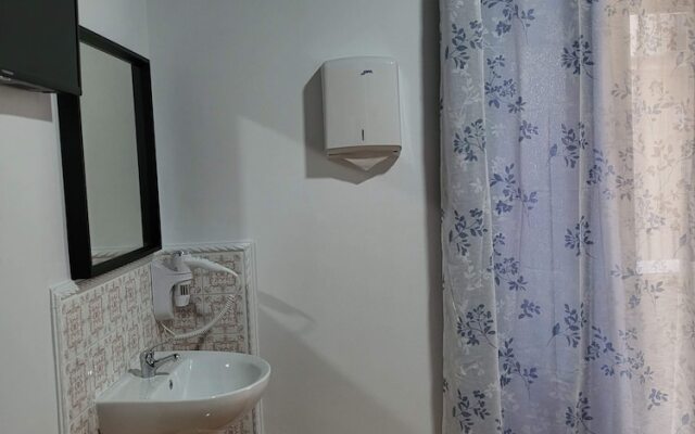 M-A Catrachos Rooms