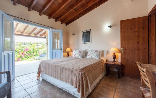Adamos 1 br Hotel Apartments
