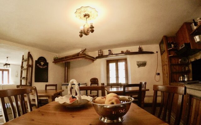 4lander House Balins