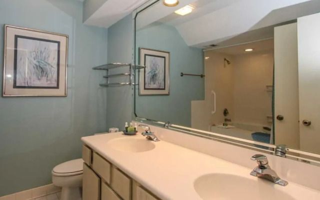 Lighthouse Tennis 2413 by RedAwning