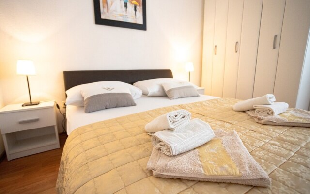 A1 - Modern Apartment With Balcony Near the Beach