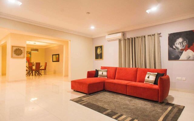 Earl Heights Suites Hotel