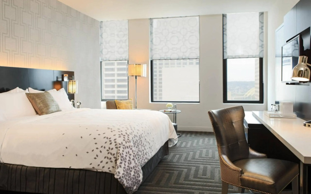 Renaissance Cincinnati Downtown Hotel