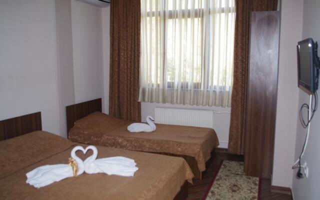 Hotel Corona