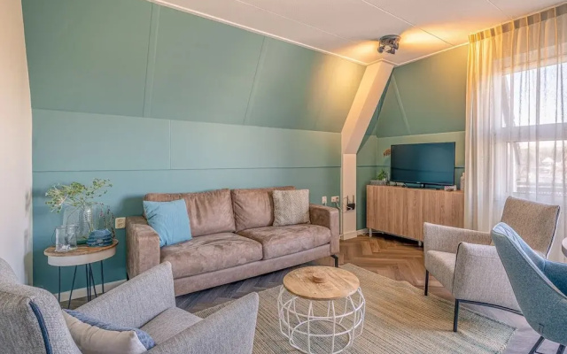 Nice Pet-friendly Apartment Near the Center of De Koog