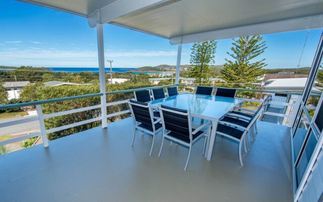 Fingal Bay Beach House, 32 Lentara Street
