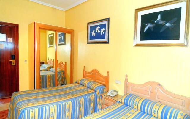 Hostal Plaza DOrt