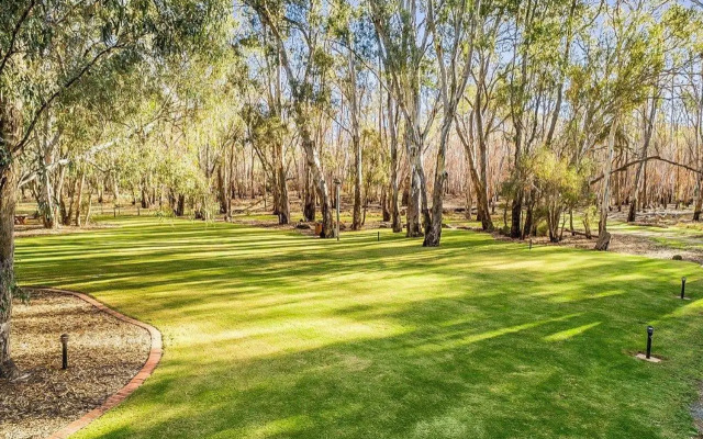 Elements - Echuca Holiday Homes