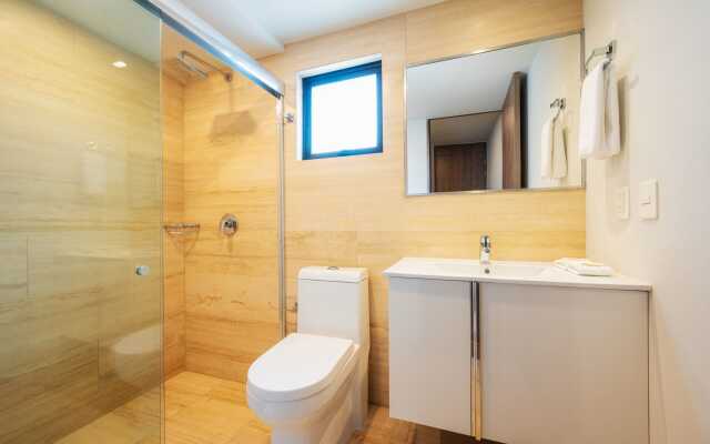 NEW Equipped Condo w GYM Roof