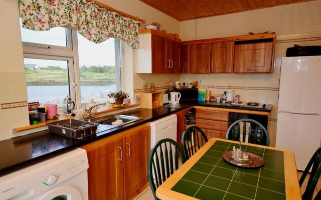 Cottage 216 - Roundstone