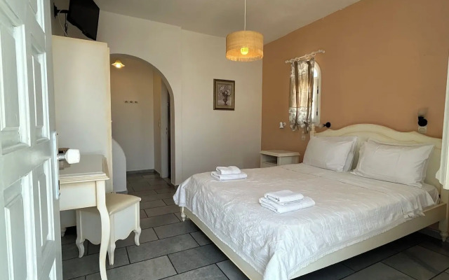 Sea View Apartments & Studios