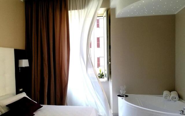 Roman Holidays Boutique