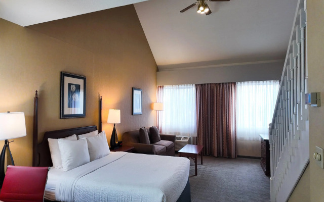 Ramada Hotel & Conference Center by Wyndham Kelowna