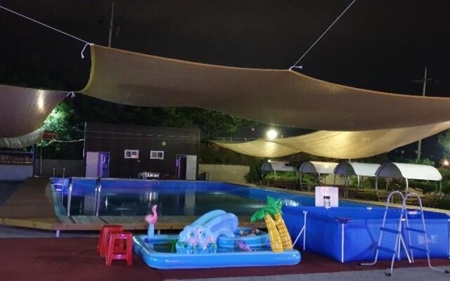 Jeongeup Geumgang Duseungsan Glamping