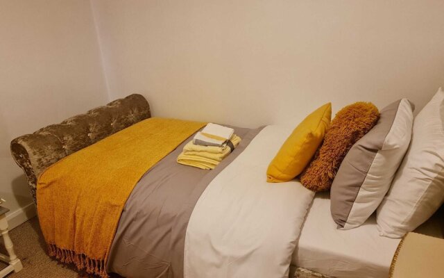 Immaculate 3-bed House in Middleton