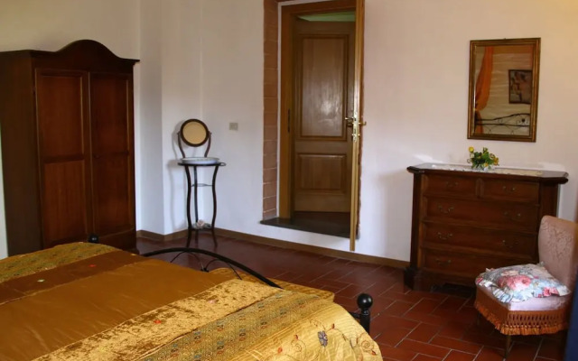 Restful Farmhouse with Pool near Forest in Vinci