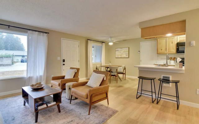 Lovely Vancouver Retreat w/ Home Gym!