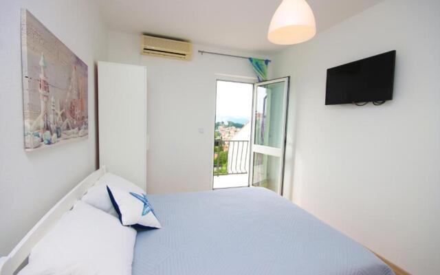 Nina Apartments