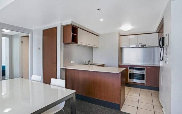 Towers of Chevron - Private Apartments