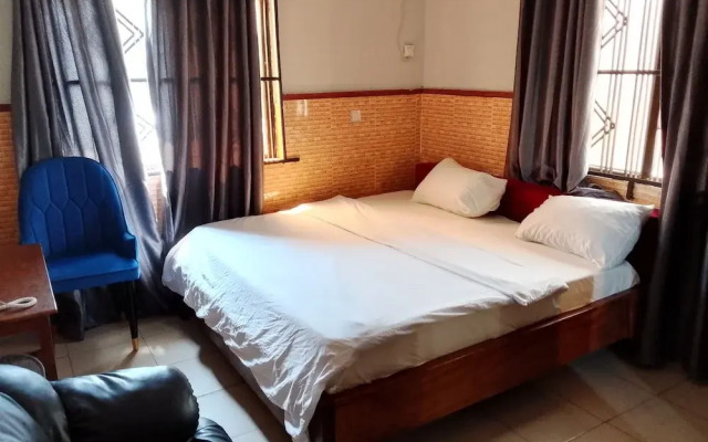 Palace Holiday Inn LTD