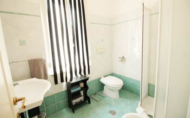 Groovy Rome Art Apartment