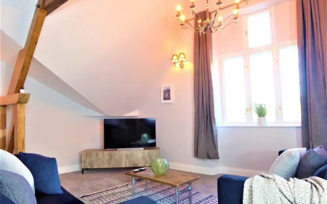 Town Hall Lofts Settle Apartment 2