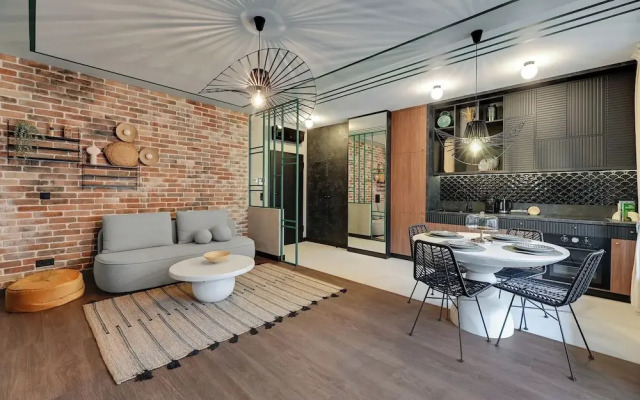 Doki Living - Foodhall & Parking by Downtown Apartments
