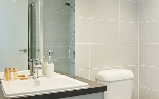Spacious and Bright 1 Bedroom Apartment