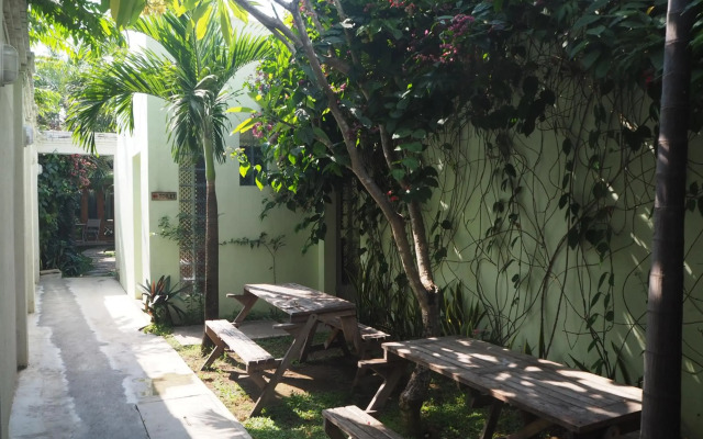 The Gecho Inn Town