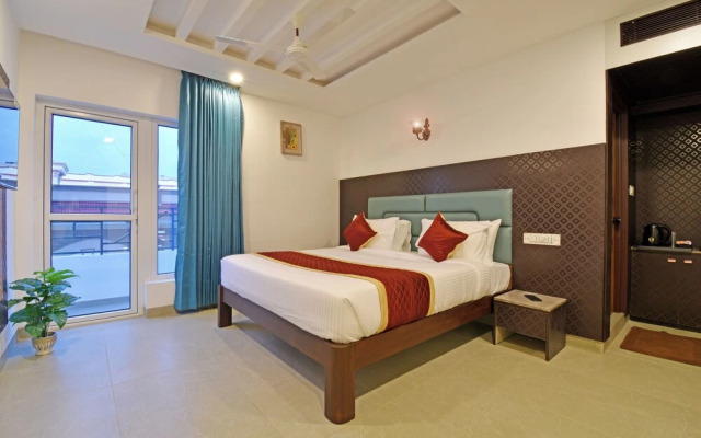 A K G Hotel
