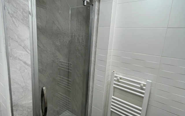 Beach, Dreamland, Restaurants Nearby- Sunny Garden