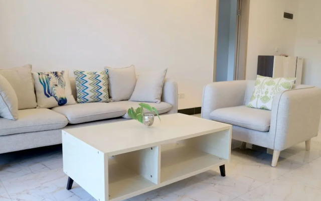 Phoenix Apartment by LINK