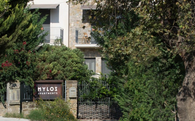 Mylos Apartments