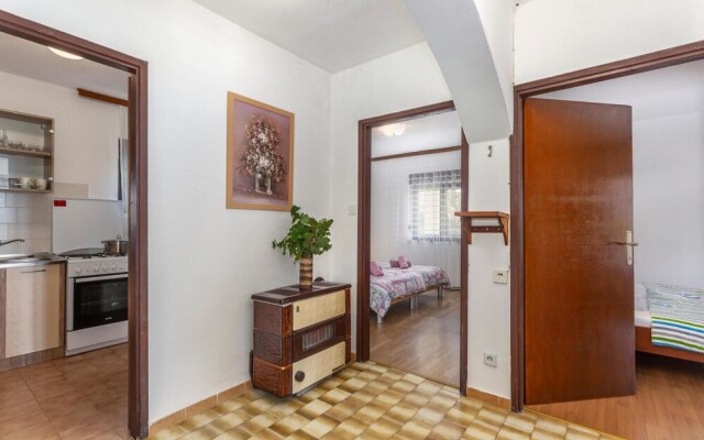 Stunning Home in Pinezici With Wifi and 3 Bedrooms