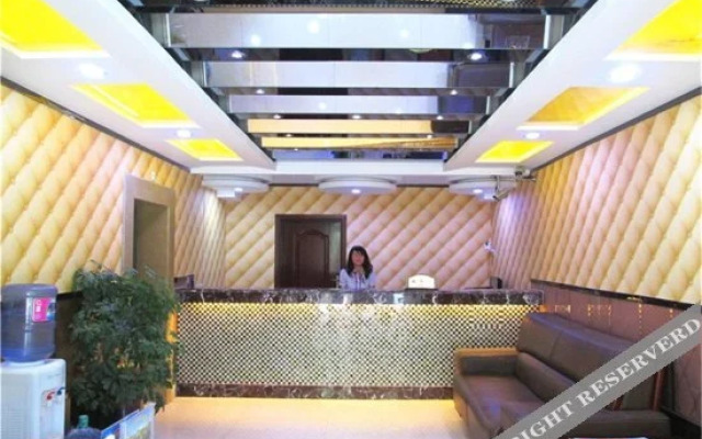 Urumqi Xinhuaxu Business Hotel (Xinxing Street Subway Station)