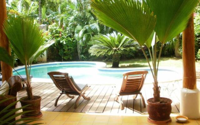 "charming Caribbean Style Villa Near Superb Beach"