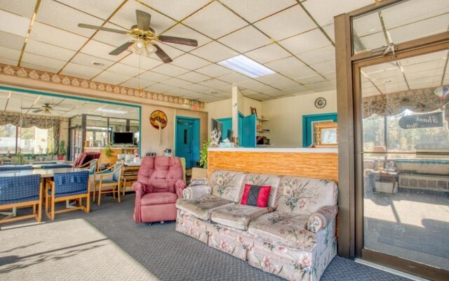 Travelers Inn By OYO, Templeton VA