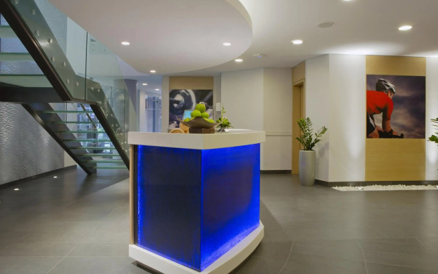 Majestic Arjaan by Rotana Hotel
